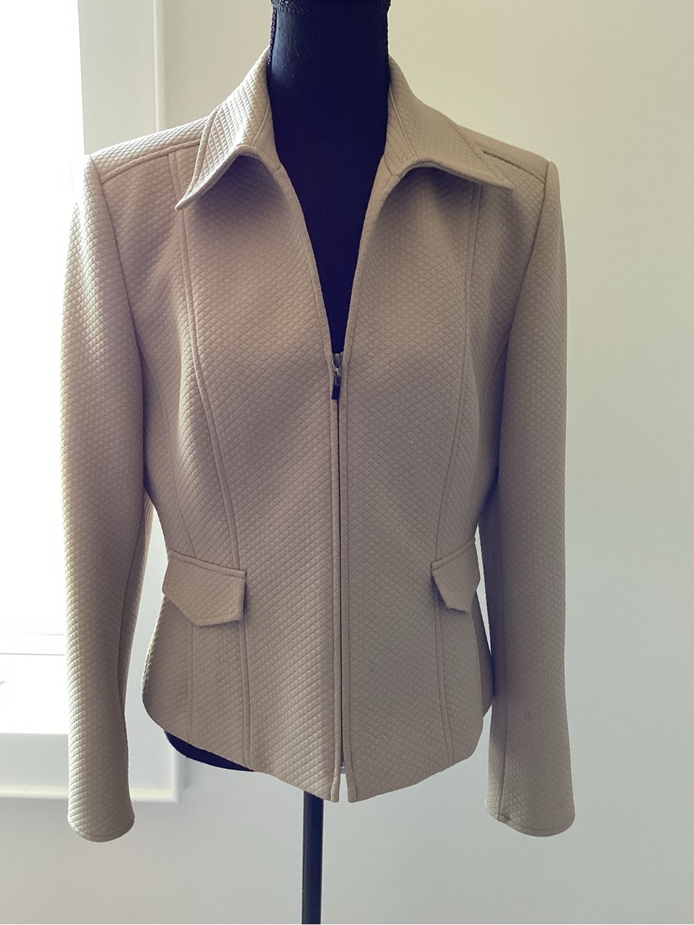 Talbots Beige Quilted Zip Jacket Size 10 Coastal Grandmother Business Casual